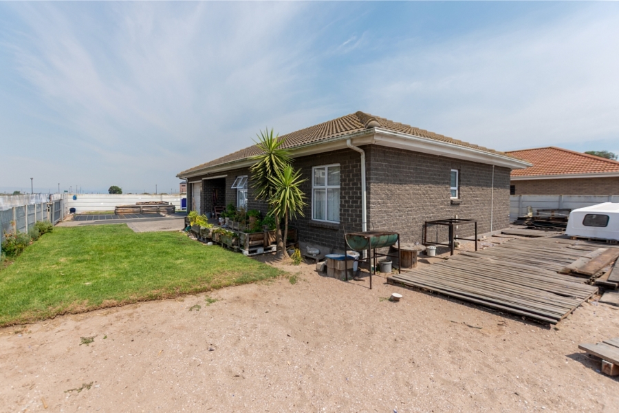 3 Bedroom Property for Sale in Laaiplek Western Cape